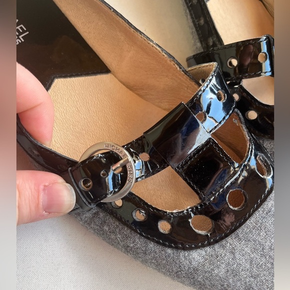 Michael Kors Women’s Grey Wool and Leather Mary‎ Jane Buckle Flats Size 8 - Picture 7 of 8